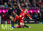 06.03.2026, Fussball Bundesliga 2025/2026, 25.Spieltag, FC Bayern München - Borussia Mönchengladbach, in der Allianz-Arena München, Lennart Karl (FC Bayern München) im Zweikampf, 