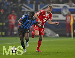 10.03.2026,  Fussball UEFA Championsleague 2025/2026: Achtelfinale, Atalanta Bergamo - FC Bayern München, in der New Balance Arena (Bergamo, Italien), Konrad Laimer (FC Bayern München) setzt sich durch.
  

