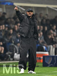 10.03.2026,  Fussball UEFA Championsleague 2025/2026: Achtelfinale, Atalanta Bergamo - FC Bayern München, in der New Balance Arena (Bergamo, Italien), Trainer Vincent Kompany (FC Bayern München) gestikuliert

