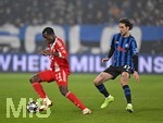 10.03.2026,  Fussball UEFA Championsleague 2025/2026: Achtelfinale, Atalanta Bergamo - FC Bayern München, in der New Balance Arena (Bergamo, Italien), v.l. Nicolas Jackson (FC Bayern München) gegen Lorenzo Bernasconi (Atalanta Bergamo) 
  

