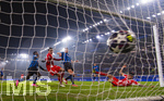 10.03.2026,  Fussball UEFA Championsleague 2025/2026: Achtelfinale, Atalanta Bergamo - FC Bayern München, in der New Balance Arena (Bergamo, Italien),  Torschuss zum 6:0 von Jamal Musiala (2.v.li, Bayern München) re: Luis Diaz (FC Bayern München), li: Yunus Musah (Atalanta Bergamo), 3.v.li: Berat Djimsiti (Atalanta Bergamo) 