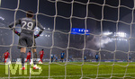 10.03.2026,  Fussball UEFA Championsleague 2025/2026: Achtelfinale, Atalanta Bergamo - FC Bayern München, in der New Balance Arena (Bergamo, Italien),  Torwart Marco Carnesecchi (Atalanta Bergamo) steht geschockt da, nach dem erneuten Gegentor, es steht 0:6. 
