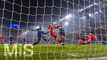 10.03.2026,  Fussball UEFA Championsleague 2025/2026: Achtelfinale, Atalanta Bergamo - FC Bayern München, in der New Balance Arena (Bergamo, Italien),  Torschuss zum 6:0 von Jamal Musiala (2.v.li, Bayern München) re: Luis Diaz (FC Bayern München), li: Yunus Musah (Atalanta Bergamo), 3.v.lI. Berat Djimsiti (Atalanta Bergamo) 
