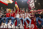 10.03.2026,  Fussball UEFA Championsleague 2025/2026: Achtelfinale, Atalanta Bergamo - FC Bayern München, in der New Balance Arena (Bergamo, Italien), Bayernfans feiern den Sieg frenetisch in ihrer Kurve.