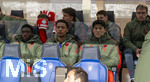 10.03.2026,  Fussball UEFA Championsleague 2025/2026: Achtelfinale, Atalanta Bergamo - FC Bayern München, in der New Balance Arena (Bergamo, Italien), Ersatzbank, v.li: Alphonso Davies (FC Bayern München), Torwart Leonard Prescott (FC Bayern München), Min-jae Kim (Bayern München, Minjae Kim) 