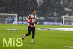 10.03.2026,  Fussball UEFA Championsleague 2025/2026: Achtelfinale, Atalanta Bergamo - FC Bayern München, in der New Balance Arena (Bergamo, Italien), Torwart Leonard Prescott (FC Bayern München) beim Aufwärmen.