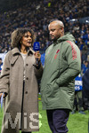 10.03.2026,  Fussball UEFA Championsleague 2025/2026: Achtelfinale, Atalanta Bergamo - FC Bayern München, in der New Balance Arena (Bergamo, Italien), Trainer Vincent Kompany (FC Bayern München) beim TV-Interview mit Moderatorin Cayana Adjei-Freeman (li, Amazon Prime)