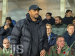 10.03.2026,  Fussball UEFA Championsleague 2025/2026: Achtelfinale, Atalanta Bergamo - FC Bayern München, in der New Balance Arena (Bergamo, Italien), Trainer Vincent Kompany (FC Bayern München) nachdenklich 