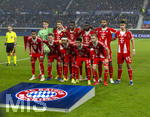 10.03.2026,  Fussball UEFA Championsleague 2025/2026: Achtelfinale, Atalanta Bergamo - FC Bayern München, in der New Balance Arena (Bergamo, Italien), Mannschaftsfoto FC Bayern, hi.v.li: Torwart Jonas Urbig (FC Bayern München), Josip Stanisic (Bayern München), Nicolas Jackson (FC Bayern München), Dayot Upamecano (FC Bayern München), Jonathan Tah (FC Bayern München), Aleksandar Pavlovic (Bayern München)  v.v.li: Michael Olise (FC Bayern München), Joshua Kimmich (FC Bayern München), Serge Gnabry (FC Bayern München), Luis Diaz (FC Bayern München), Konrad Laimer (FC Bayern München) 