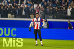 10.03.2026,  Fussball UEFA Championsleague 2025/2026: Achtelfinale, Atalanta Bergamo - FC Bayern München, in der New Balance Arena (Bergamo, Italien), Torwart Leonard Prescott (FC Bayern München) beim Aufwärmen.