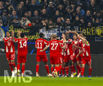 10.03.2026,  Fussball UEFA Championsleague 2025/2026: Achtelfinale, Atalanta Bergamo - FC Bayern München, in der New Balance Arena (Bergamo, Italien), Torjubel, v.li: Michael Olise (FC Bayern München), Luis Diaz (FC Bayern München), Nicolas Jackson (FC Bayern München), Dayot Upamecano (FC Bayern München), Josip Stanisic (Bayern München), Joshua Kimmich (FC Bayern München) 
