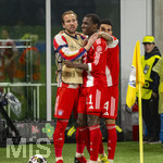 10.03.2026,  Fussball UEFA Championsleague 2025/2026: Achtelfinale, Atalanta Bergamo - FC Bayern München, in der New Balance Arena (Bergamo, Italien), Torjubel, Nicolas Jackson (FC Bayern München) mit Harry Kane (FC Bayern München) 