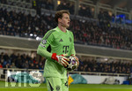10.03.2026,  Fussball UEFA Championsleague 2025/2026: Achtelfinale, Atalanta Bergamo - FC Bayern München, in der New Balance Arena (Bergamo, Italien), Torwart Jonas Urbig (FC Bayern München) mit dem Ball 