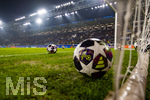 10.03.2026,  Fussball UEFA Championsleague 2025/2026: Achtelfinale, Atalanta Bergamo - FC Bayern München, in der New Balance Arena (Bergamo, Italien), Bälle liegen vor dem Spiel im Tor bereit.