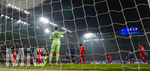 10.03.2026,  Fussball UEFA Championsleague 2025/2026: Achtelfinale, Atalanta Bergamo - FC Bayern München, in der New Balance Arena (Bergamo, Italien), Torwart Jonas Urbig (FC Bayern München)  