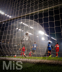 10.03.2026,  Fussball UEFA Championsleague 2025/2026: Achtelfinale, Atalanta Bergamo - FC Bayern München, in der New Balance Arena (Bergamo, Italien), der Torwart Marco Carnesecchi (Atalanta Bergamo) in der Reflexion eines Regentropfens auf der Kameralinse.