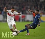 12.03.2026, Fussball UEFA Europa League 2025/2026: Achtelfinale, VfB Stuttgart - FC Porto, in der MHP-Arena Stuttgart, v.l.  Nikolas Nartey (Stuttgart) und Pablo Rosario (FC Porto) im Duell
  

