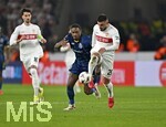 12.03.2026, Fussball UEFA Europa League 2025/2026: Achtelfinale, VfB Stuttgart - FC Porto, in der MHP-Arena Stuttgart, 
  Deniz Undav (Stuttgart) setzt sich durch.

