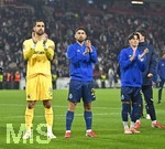 12.03.2026, Fussball UEFA Europa League 2025/2026: Achtelfinale, VfB Stuttgart - FC Porto, in der MHP-Arena Stuttgart, Die Spieler aus Porto feiern nach dem Spiel v.l. Torwart Diego Costa (FC Porto) Alan Varela (FC Porto) usw.

