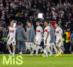12.03.2026, Fussball UEFA Europa League 2025/2026: Achtelfinale, VfB Stuttgart - FC Porto, in der MHP-Arena Stuttgart, Trauriger Abgang der Stuttgarter nach der Niederlage. Chris Führich (Stuttgart), Ermedin Demirovic (Stuttgart), Jeff Chabot (Stuttgart), Jamie Leweling (Stuttgart), Atakan Karazor (Stuttgart), Bilal El Khannouss (Stuttgart) 