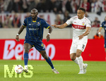 12.03.2026, Fussball UEFA Europa League 2025/2026: Achtelfinale, VfB Stuttgart - FC Porto, in der MHP-Arena Stuttgart, li: Seko Fofana (FC Porto) am Ball re: Jamie Leweling (Stuttgart) 