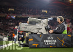 12.03.2026, Fussball UEFA Europa League 2025/2026: Achtelfinale, VfB Stuttgart - FC Porto, in der MHP-Arena Stuttgart, Kameramann am Spielfeldrand
