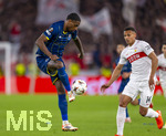 12.03.2026, Fussball UEFA Europa League 2025/2026: Achtelfinale, VfB Stuttgart - FC Porto, in der MHP-Arena Stuttgart, Pablo Rosario (li, FC Porto) am Ball gegen Luca Jaquez (Stuttgart) 