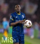 12.03.2026, Fussball UEFA Europa League 2025/2026: Achtelfinale, VfB Stuttgart - FC Porto, in der MHP-Arena Stuttgart, Zaidu Sanusi (FC Porto) Einwurf.