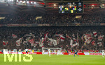 12.03.2026, Fussball UEFA Europa League 2025/2026: Achtelfinale, VfB Stuttgart - FC Porto, in der MHP-Arena Stuttgart, Fahnenschwenkende Stuttgarter Fans   