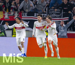 12.03.2026, Fussball UEFA Europa League 2025/2026: Achtelfinale, VfB Stuttgart - FC Porto, in der MHP-Arena Stuttgart, Torjubel vor der Rücknahme durch den VAR bei Angelo Stiller (re, Stuttgart) mit Atakan Karazor (Stuttgart), Tiago Tomas (Stuttgart), 