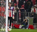 18.03.2026,  Fussball UEFA Championsleague 2025/2026: Achtelfinale Rückspiel,  FC Bayern München - Atalanta Bergamo, in der Allianz-Arena München, Torwart Jonas Urbig (FC Bayern München) beim Aufwärmen,
  

