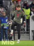 18.03.2026,  Fussball UEFA Championsleague 2025/2026: Achtelfinale Rückspiel,  FC Bayern München - Atalanta Bergamo, in der Allianz-Arena München, Torwart Jannis Bärtl (FC Bayern München) beim Aufwärmen.
  

