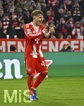 18.03.2026,  Fussball UEFA Championsleague 2025/2026: Achtelfinale Rückspiel,  FC Bayern München - Atalanta Bergamo, in der Allianz-Arena München, Lennart Karl (FC Bayern München) jubelt. 
  

