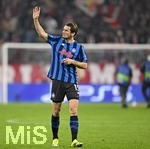 18.03.2026,  Fussball UEFA Championsleague 2025/2026: Achtelfinale Rückspiel,  FC Bayern München - Atalanta Bergamo, in der Allianz-Arena München, Marten de Roon (Atalanta Bergamo)  ist enttäuscht.
  

