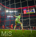 18.03.2026,  Fussball UEFA Championsleague 2025/2026: Achtelfinale Rückspiel,  FC Bayern München - Atalanta Bergamo, in der Allianz-Arena München, Torwart Jonas Urbig (FC Bayern München) in Aktion. 
  

