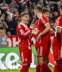 18.03.2026,  Fussball UEFA Championsleague 2025/2026: Achtelfinale Rückspiel,  FC Bayern München - Atalanta Bergamo, in der Allianz-Arena München, v.li: Lennart Karl (FC Bayern München), Josip Stanisic (Bayern München) Torjubel 