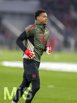 18.03.2026,  Fussball UEFA Championsleague 2025/2026: Achtelfinale Rückspiel,  FC Bayern München - Atalanta Bergamo, in der Allianz-Arena München,  Torwart Leonard Prescott (FC Bayern München) beim Aufwärmen.