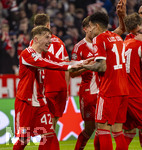 18.03.2026,  Fussball UEFA Championsleague 2025/2026: Achtelfinale Rückspiel,  FC Bayern München - Atalanta Bergamo, in der Allianz-Arena München, v.lI. Lennart Karl (FC Bayern München), Luis Diaz (FC Bayern München), Leon Goretzka (FC Bayern München), 