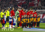 18.03.2026,  Fussball UEFA Championsleague 2025/2026: Achtelfinale Rückspiel,  FC Bayern München - Atalanta Bergamo, in der Allianz-Arena München,  Beide Mannschaften stehen zur Hymne bereit, hier der FC Bayern, v.li: Harry Kane (FC Bayern München), Torwart Jonas Urbig (FC Bayern München), Josip Stanisic (Bayern München), Jonathan Tah (FC Bayern München), Min-jae Kim (Bayern München, Minjae Kim), Raphael Guerreiro (FC Bayern München), Tom Bischof (Bayern München), Leon Goretzka (FC Bayern München), Aleksandar Pavlovic (Bayern München) , Lennart Karl (FC Bayern München), Luis Diaz (FC Bayern München) 