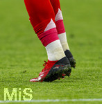 18.03.2026,  Fussball UEFA Championsleague 2025/2026: Achtelfinale Rückspiel,  FC Bayern München - Atalanta Bergamo, in der Allianz-Arena München, Harry Kane (FC Bayern München) mit seinem Namen und der Englischen Nationalflagge auf seinem Sketcher Fussballschuh.