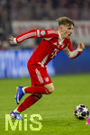 18.03.2026,  Fussball UEFA Championsleague 2025/2026: Achtelfinale Rückspiel,  FC Bayern München - Atalanta Bergamo, in der Allianz-Arena München, Lennart Karl (FC Bayern München) am Ball 