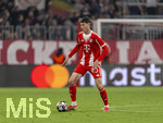 18.03.2026,  Fussball UEFA Championsleague 2025/2026: Achtelfinale Rückspiel,  FC Bayern München - Atalanta Bergamo, in der Allianz-Arena München, Filip Pavic (FC Bayern München) nachdenklich 