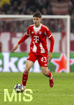 18.03.2026,  Fussball UEFA Championsleague 2025/2026: Achtelfinale Rückspiel,  FC Bayern München - Atalanta Bergamo, in der Allianz-Arena München, Filip Pavic (FC Bayern München) nachdenklich 