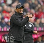 21.03.2026, Fussball Bundesliga 2025/2026, 27.Spieltag, FC Bayern München - 1.FC Union Berlin, in der Allianz-Arena München,      Trainer Vincent Kompany (FC Bayern München) gestikuliert.


