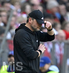21.03.2026, Fussball Bundesliga 2025/2026, 27.Spieltag, FC Bayern München - 1.FC Union Berlin, in der Allianz-Arena München,      Trainer Steffen Baumgart (Union Berlin) nachdenklich.


