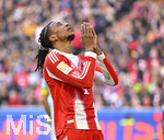 21.03.2026, Fussball Bundesliga 2025/2026, 27.Spieltag, FC Bayern München - 1.FC Union Berlin, in der Allianz-Arena München,      Michael Olise (FC Bayern München) betet


