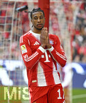 21.03.2026, Fussball Bundesliga 2025/2026, 27.Spieltag, FC Bayern München - 1.FC Union Berlin, in der Allianz-Arena München,      Michael Olise (FC Bayern München) betet


