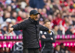 21.03.2026, Fussball Bundesliga 2025/2026, 27.Spieltag, FC Bayern München - 1.FC Union Berlin, in der Allianz-Arena München, Trainer Vincent Kompany (FC Bayern München) gibt Anweisungen.