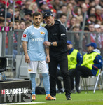 21.03.2026, Fussball Bundesliga 2025/2026, 27.Spieltag, FC Bayern München - 1.FC Union Berlin, in der Allianz-Arena München, Trainer Steffen Baumgart (re, Union Berlin) wechselt Josip Juranovic (li, Union Berlin) ein