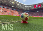21.03.2026, Fussball Bundesliga 2025/2026, 27.Spieltag, FC Bayern München - 1.FC Union Berlin, in der Allianz-Arena München,  Der Spielball liegt auf einem Hütchen am Spielfeldrand bereit.